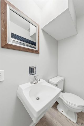 1050 Kehrs Mill Road, Ballwin, MO 63011