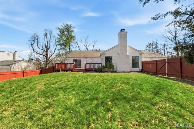 1050 Kehrs Mill Road, Ballwin, MO 63011