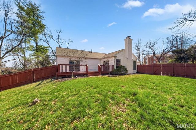 1050 Kehrs Mill Road, Ballwin, MO 63011