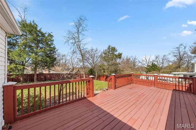 1050 Kehrs Mill Road, Ballwin, MO 63011