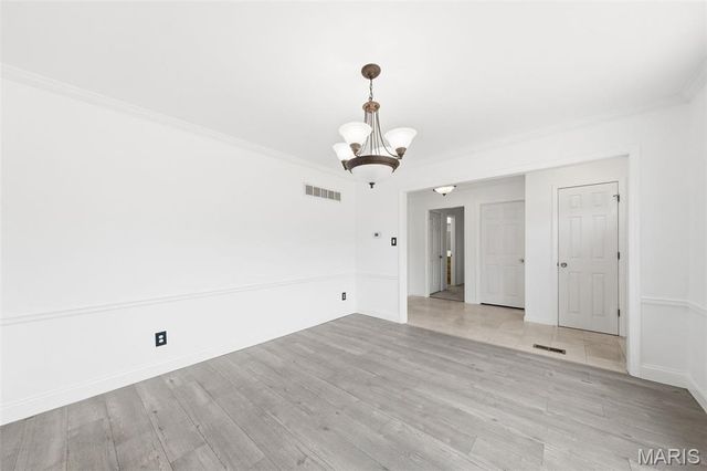 1050 Kehrs Mill Road, Ballwin, MO 63011