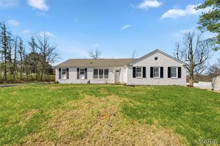 1050 Kehrs Mill Road, Ballwin, MO 63011