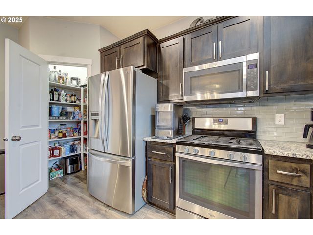 9717 Ne 100TH Way, Vancouver, WA 98662