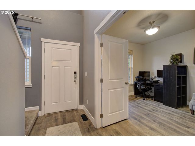 9717 Ne 100TH Way, Vancouver, WA 98662