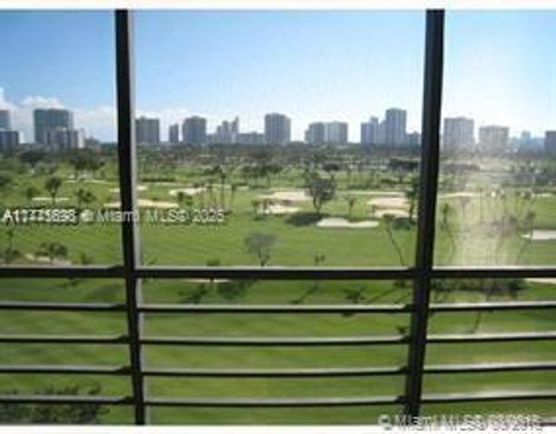 20335 W Country Club Dr 905, Aventura, FL 33180