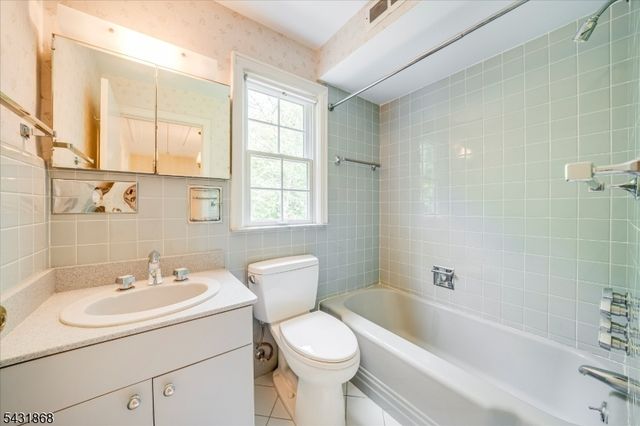 257 Brookhaven Way, Millburn Twp., NJ 07078
