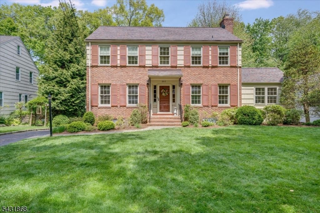257 Brookhaven Way, Millburn Twp., NJ 07078