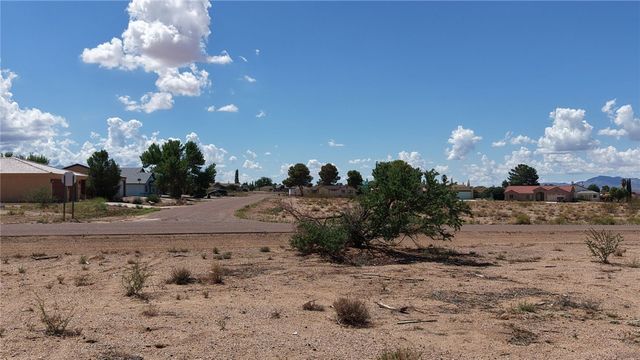 7751 E Chaparral Drive, Kingman, AZ 86401