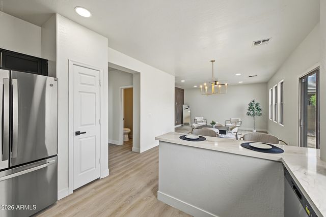 2520 W ALTA VISTA Road, Phoenix, AZ 85041