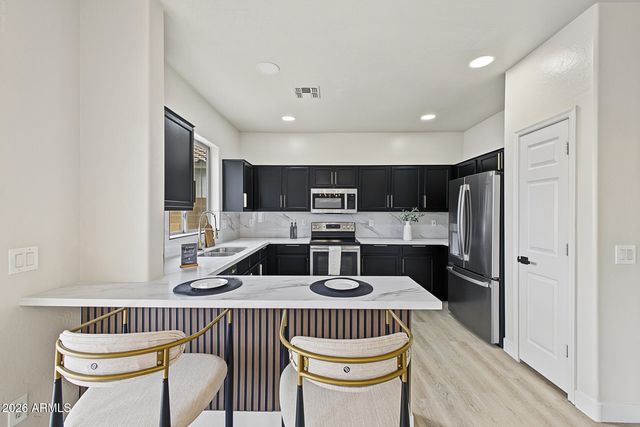 2520 W ALTA VISTA Road, Phoenix, AZ 85041