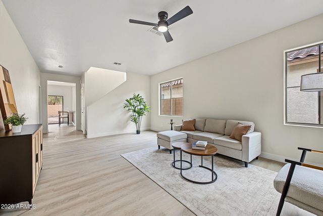 2520 W ALTA VISTA Road, Phoenix, AZ 85041