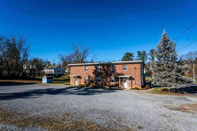 2408 HICKORY ST, Staunton, VA 24402
