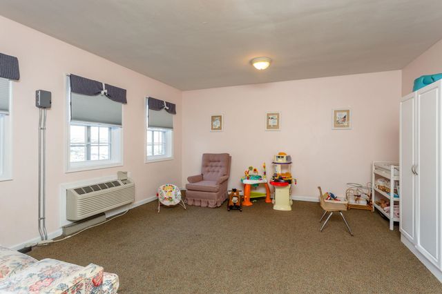 2408 HICKORY ST, Staunton, VA 24402