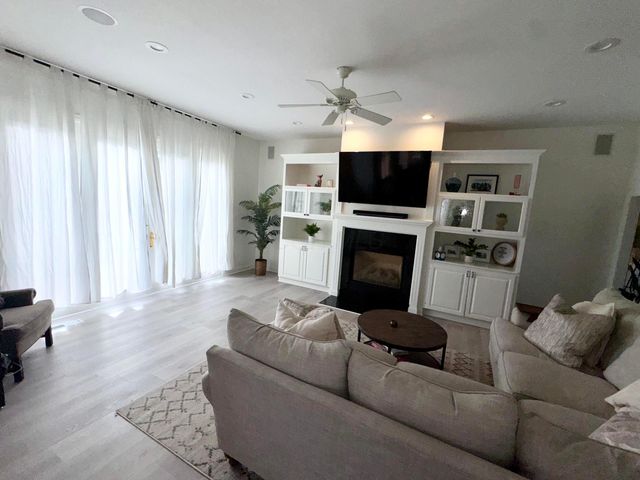 86 Cressingham Lane, Powell, OH 43065