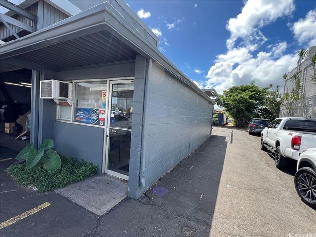 94-875 Farrington Highway, Waipahu, HI 96797