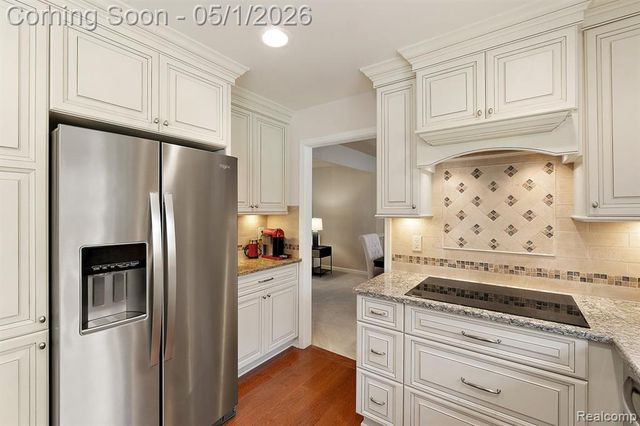 7280 Willow Oak Drive, West Bloomfield, MI 48324