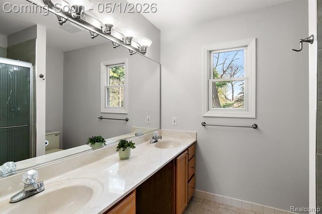 7280 Willow Oak Drive, West Bloomfield, MI 48324