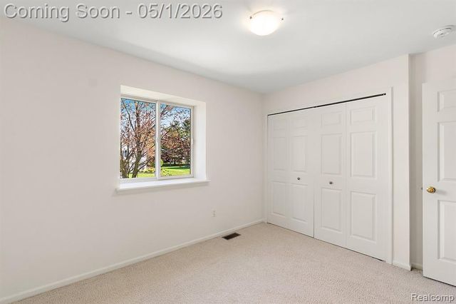 7280 Willow Oak Drive, West Bloomfield, MI 48324