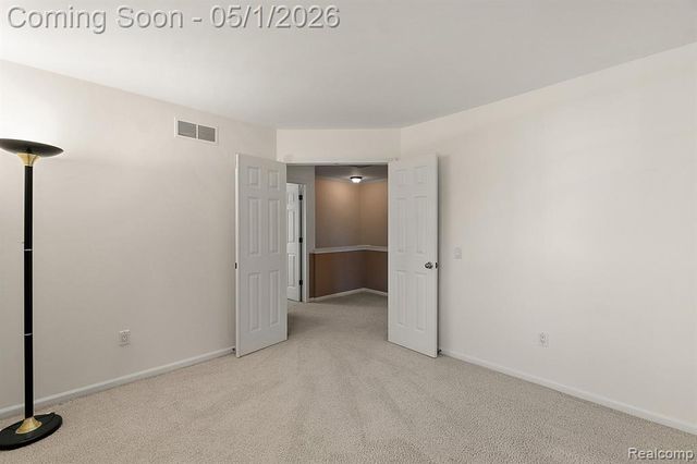 7280 Willow Oak Drive, West Bloomfield, MI 48324