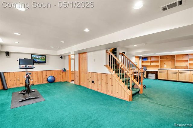 7280 Willow Oak Drive, West Bloomfield, MI 48324