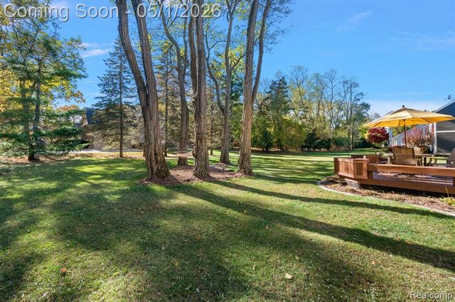 7280 Willow Oak Drive, West Bloomfield, MI 48324