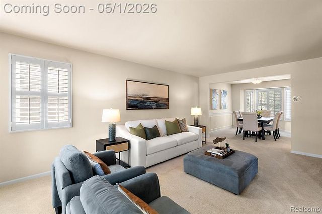 7280 Willow Oak Drive, West Bloomfield, MI 48324