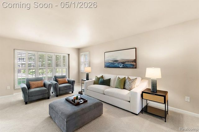 7280 Willow Oak Drive, West Bloomfield, MI 48324