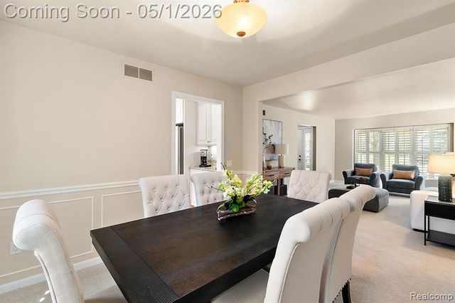7280 Willow Oak Drive, West Bloomfield, MI 48324