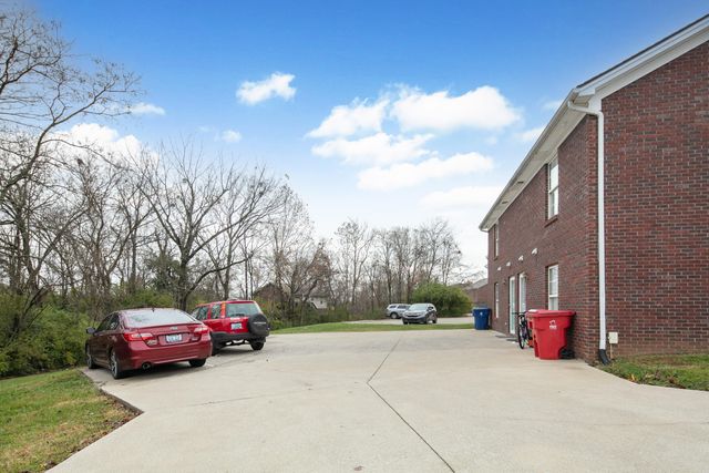 705 Candlewood Drive, Berea, KY 40403