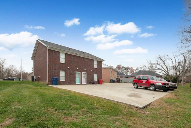 705 Candlewood Drive, Berea, KY 40403