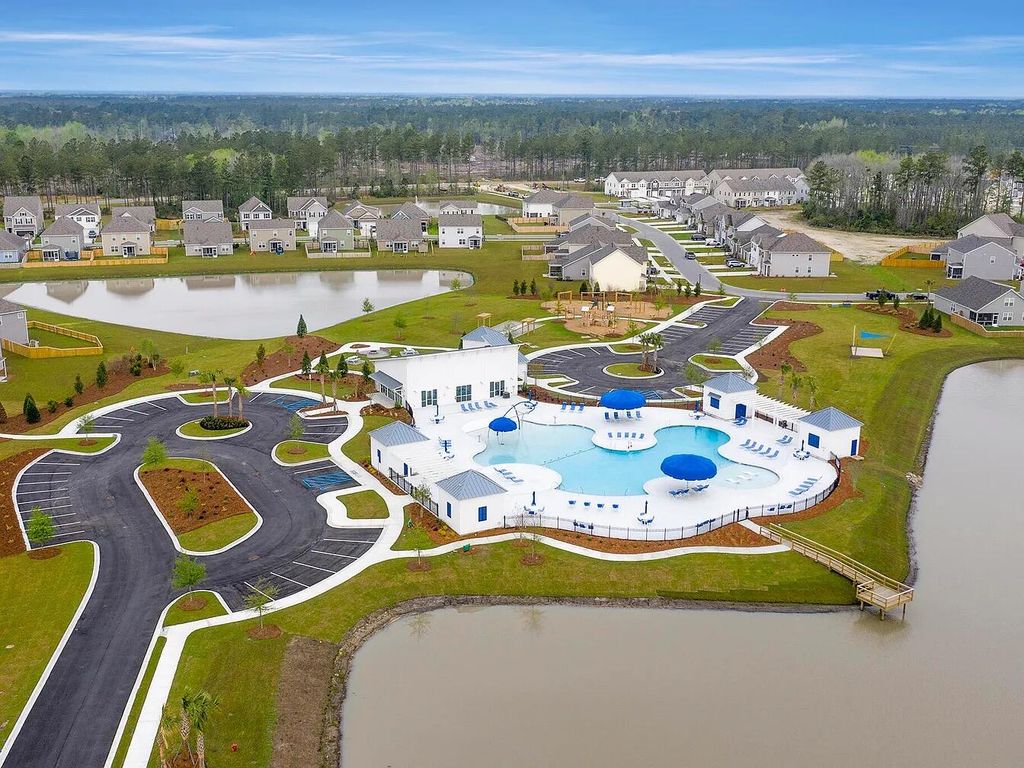 Image 25 of property listing at 690 Hilchot Drive, Summerville, SC 29486