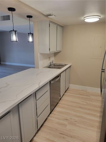 205 East Harmon Avenue 212, Las Vegas, NV 89169