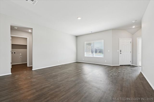 8419 E 162nd Place S, Bixby, OK 74008