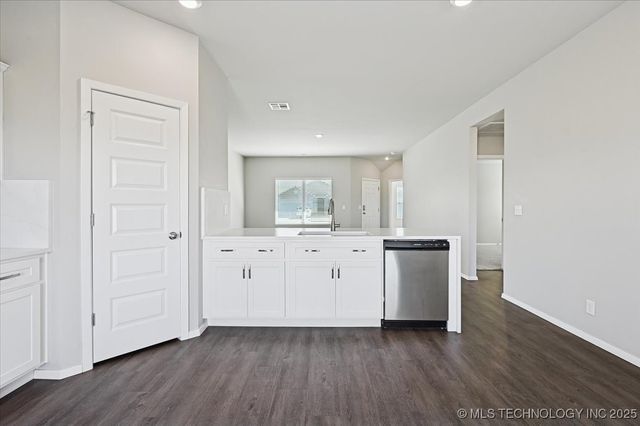 8419 E 162nd Place S, Bixby, OK 74008