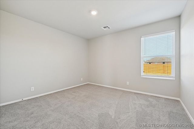 8419 E 162nd Place S, Bixby, OK 74008