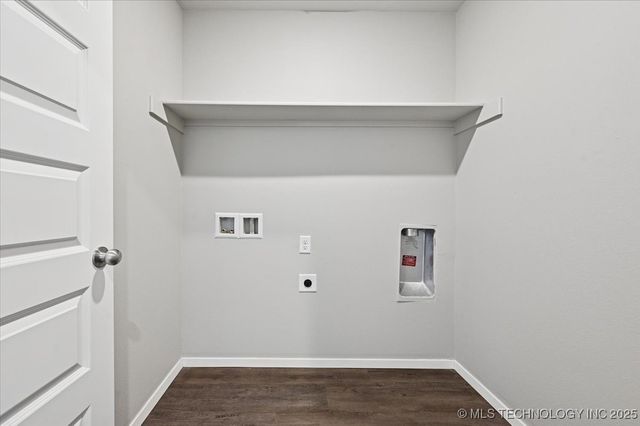 8419 E 162nd Place S, Bixby, OK 74008