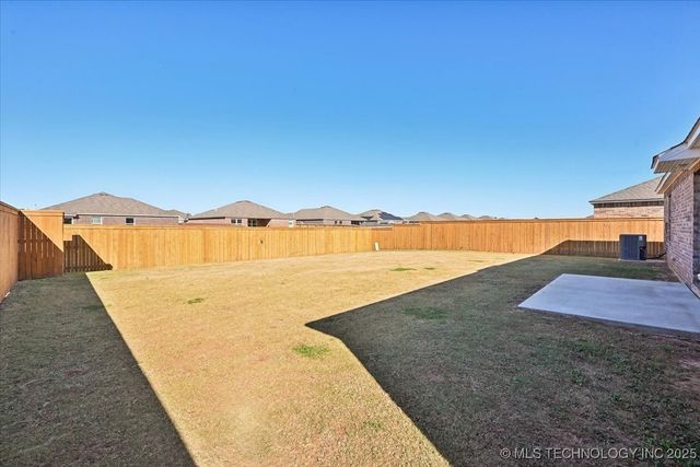8419 E 162nd Place S, Bixby, OK 74008
