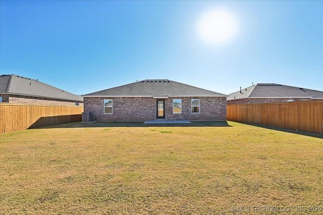 8419 E 162nd Place S, Bixby, OK 74008