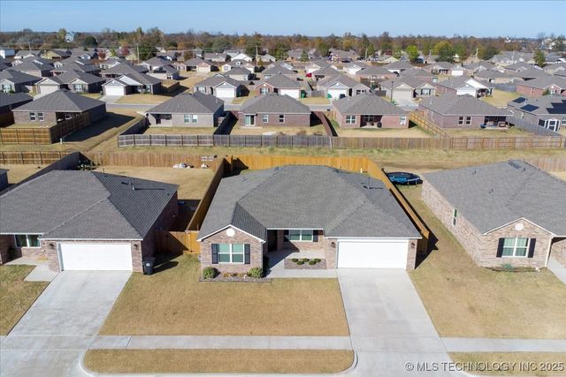 8419 E 162nd Place S, Bixby, OK 74008