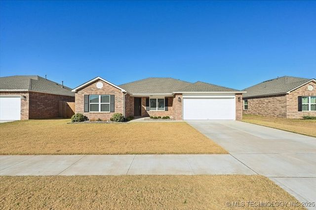 8419 E 162nd Place S, Bixby, OK 74008