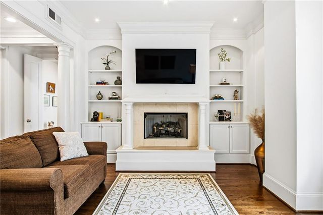 77 Peachtree Place NE 201, Atlanta, GA 30309