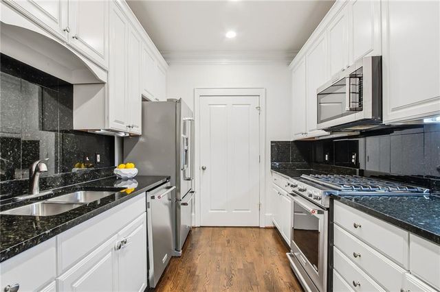 77 Peachtree Place NE 201, Atlanta, GA 30309