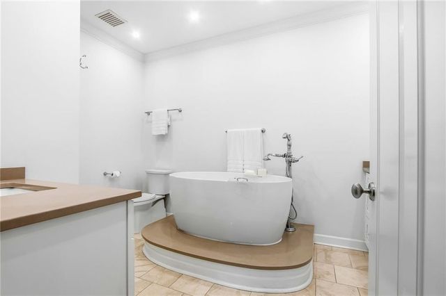 77 Peachtree Place NE 201, Atlanta, GA 30309