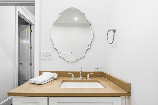 77 Peachtree Place NE 201, Atlanta, GA 30309