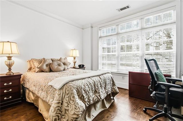 77 Peachtree Place NE 201, Atlanta, GA 30309