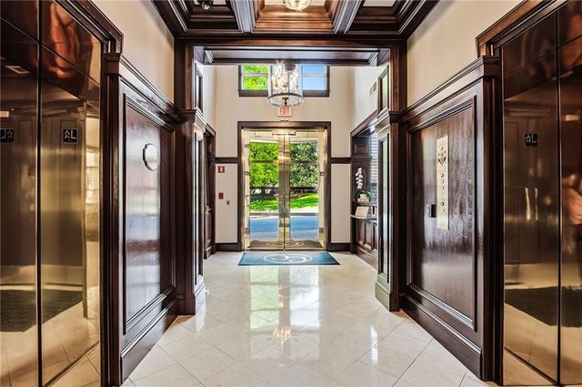 77 Peachtree Place NE 201, Atlanta, GA 30309