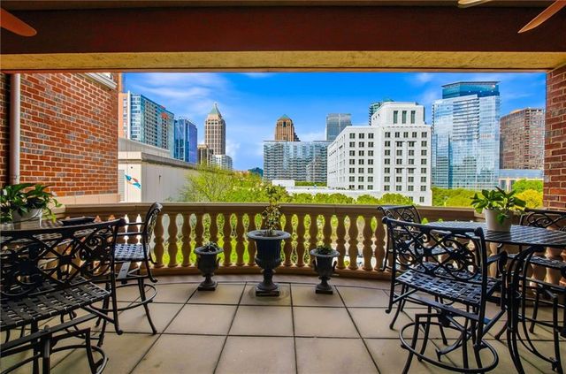 77 Peachtree Place NE 201, Atlanta, GA 30309