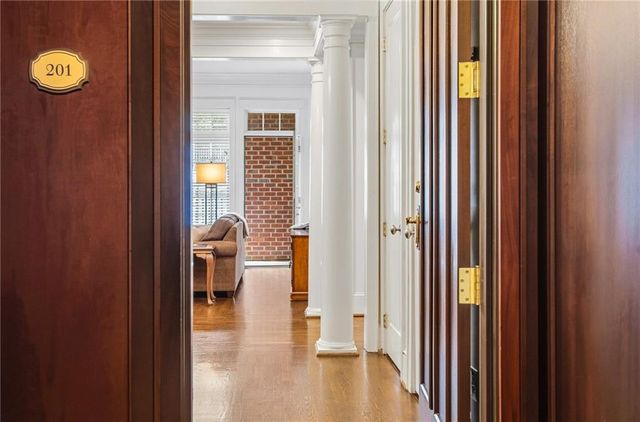 77 Peachtree Place NE 201, Atlanta, GA 30309