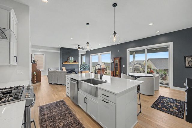 14305 Sutton Drive, Urbandale, IA 50323