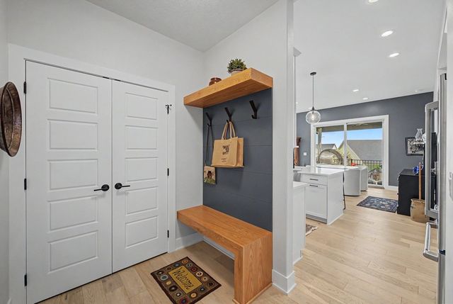 14305 Sutton Drive, Urbandale, IA 50323
